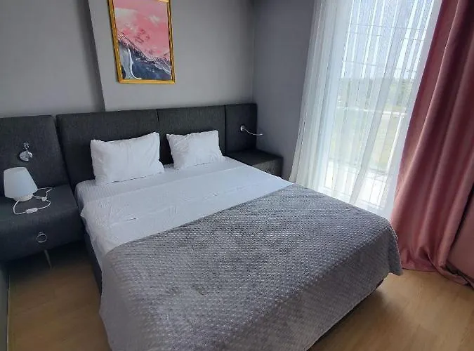 5 Mins To Airport Private 펜션 이스탄불